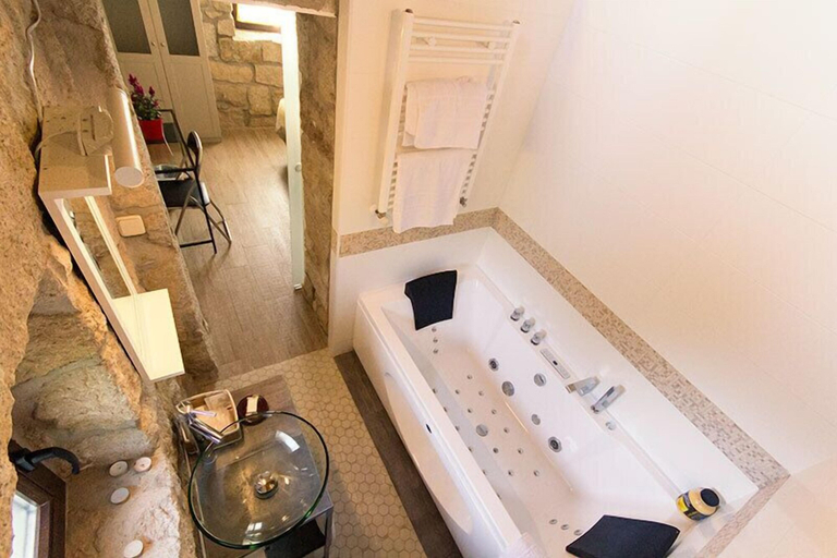 Bathroom 4, Huerto San Antonio, Madrid
