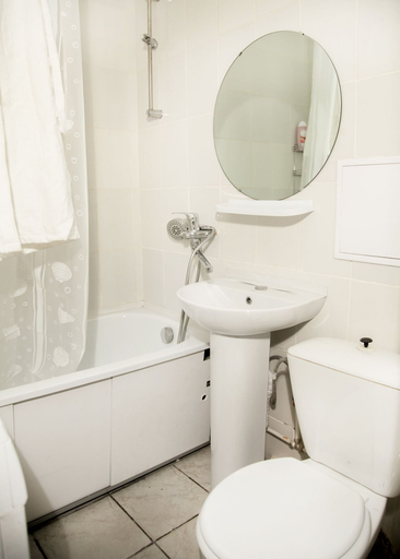 Bathroom 3, Funny Dolphins Apartments Rusakovskaya, North-Eastern