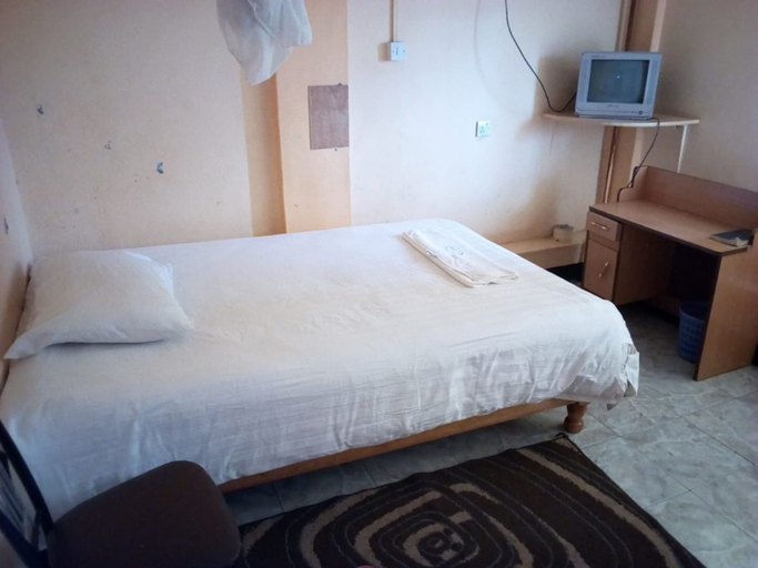 Bedroom 2, Olympia Hotel, Laikipia West