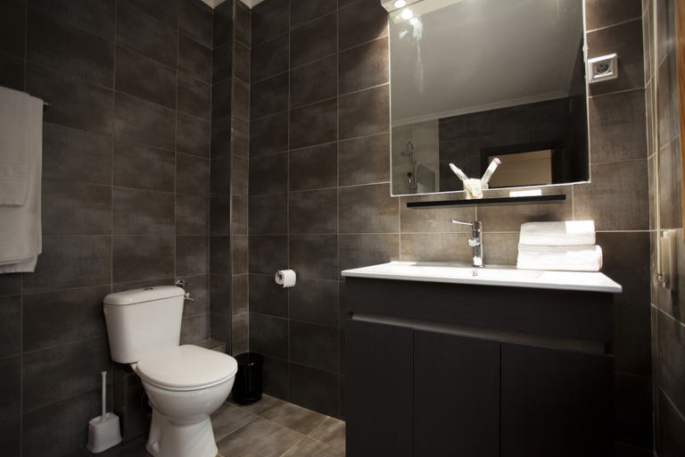 Bathroom 3, Hotel Plaza Mayor, Toledo