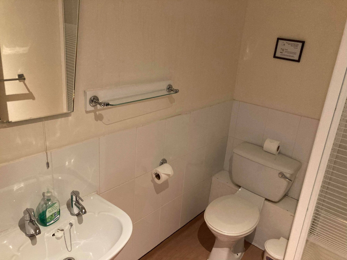 Bathroom 3, Thorverton Arms, Devon