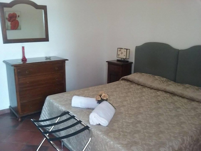 Bedroom 2, Serra San Biagio, Catania