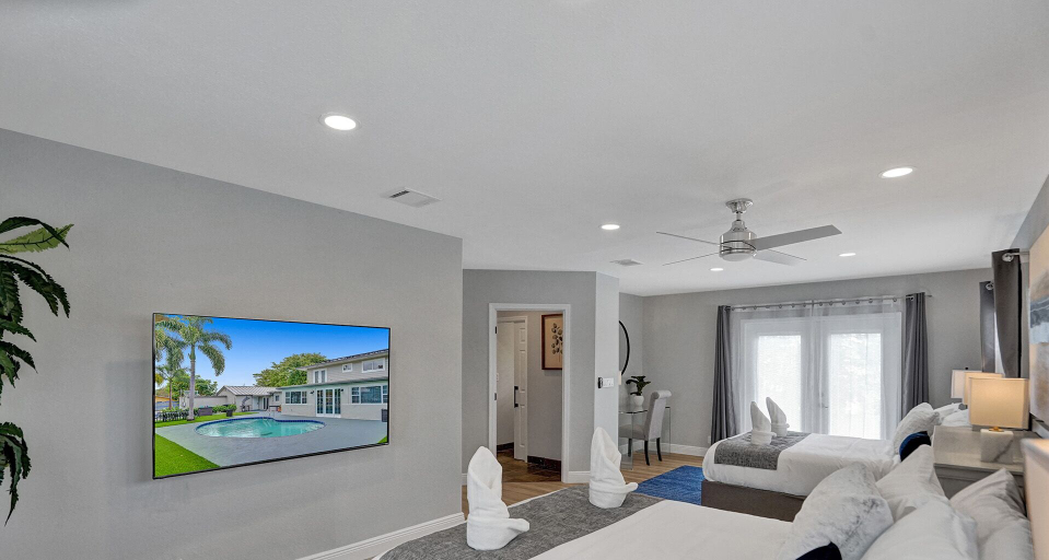 Bedroom 2, 8BR Family Resort with Pool & Playground, Broward