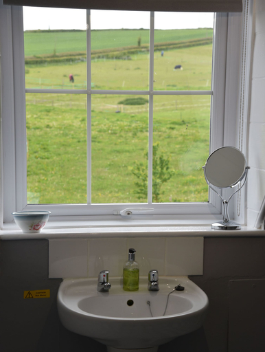 Bathroom 3, Lower Bryanston Farm, Dorset