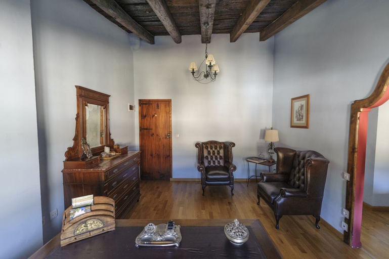 Others 5, Hotel los Leones, Teruel