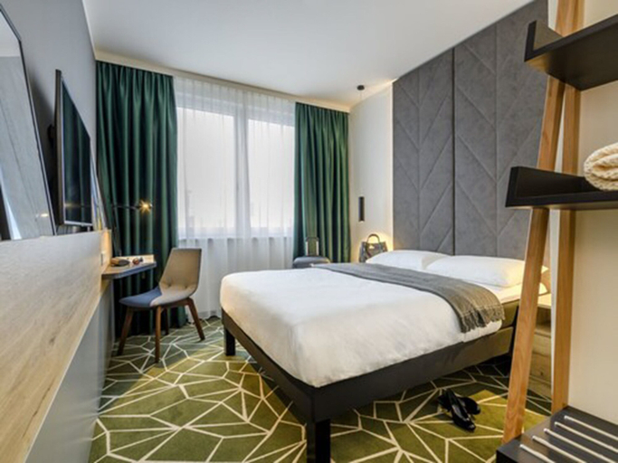 Bedroom 3, ibis Styles Aschaffenburg, Aschaffenburg