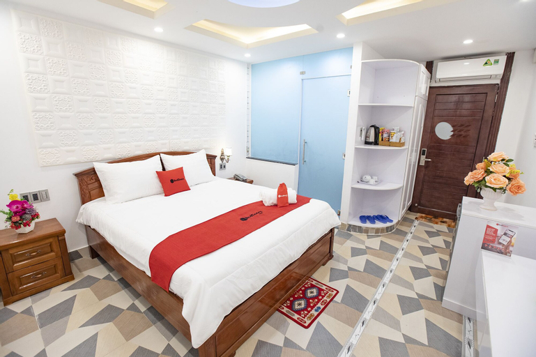 RedDoorz Plus @ Cach Mang Thang 8 Street, Tan Phu