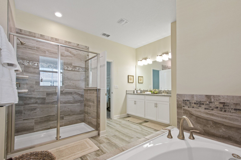 Bathroom 3, 8 BD 5 BH Pool and Spa, Osceola