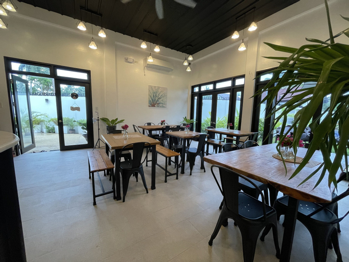 Thistle Inn, Panglao