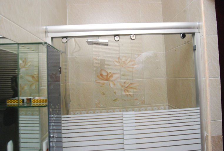 Bathroom 4, Grandbee Apartment and Residence, Kosofe