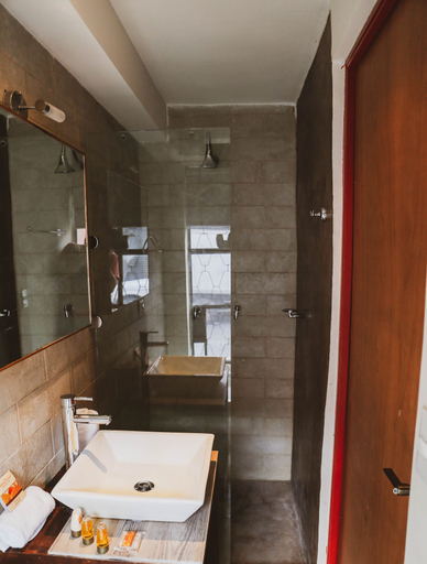 Bathroom 4, Hotel Urban, Mérida