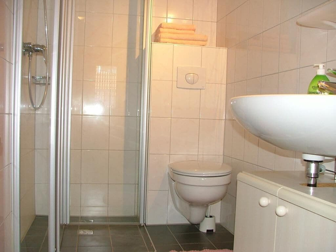 Bathroom 3, Haus Gertrud, Wittmund