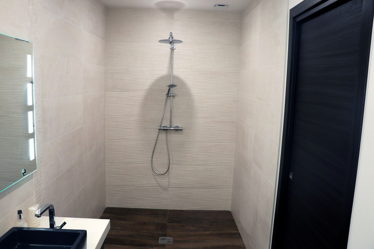 Bathroom 4, Hôtel Padolo, Corse-du-Sud