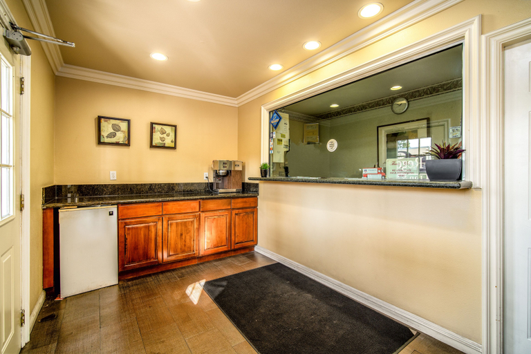 Others 5, Regency Inn & Suites, Los Angeles