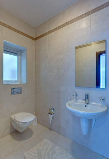 Bathroom 4, Seafront LUX Apart inc Pool, Upmarket Area