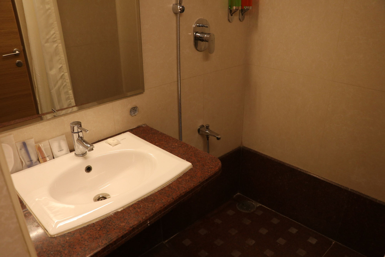Bathroom 3, ICON Express by BHAGINI, Bangalore