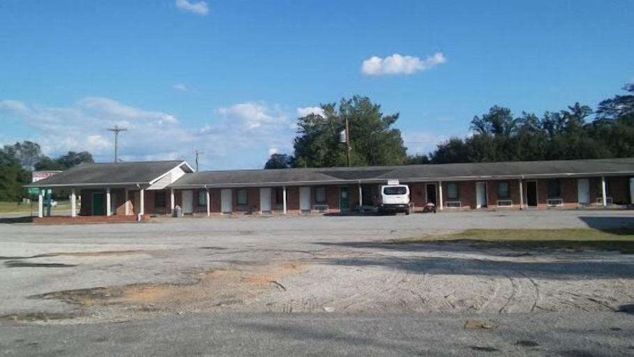 Exterior & Views, Royal Inn, Greenville