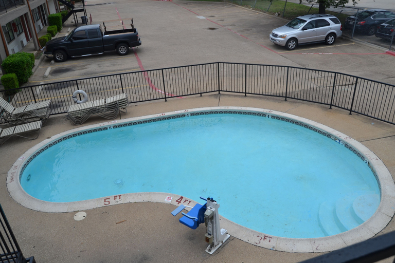 Sport & Beauty, Deluxe INN, Irving