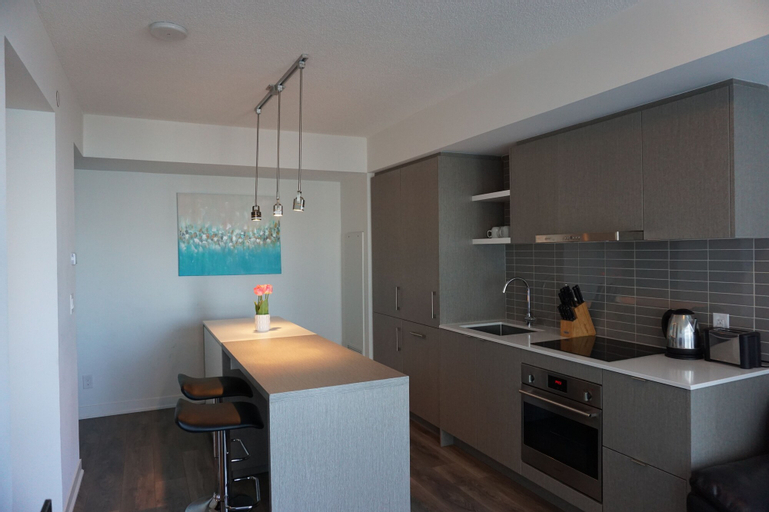 Aaira Suites at 1 York St, Toronto