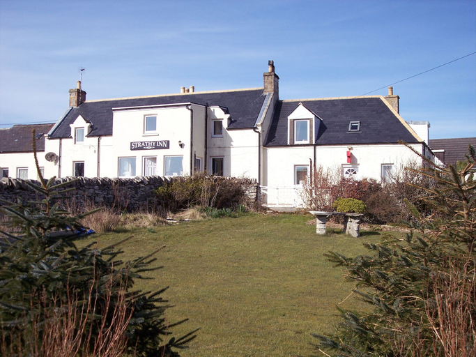 Exterior & Views 2, Strathy Inn, Highland