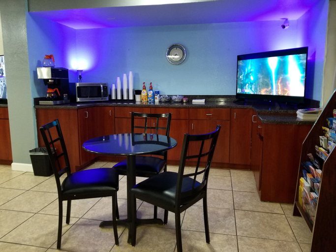 Food & Drinks 5, Econo Inn, Volusia