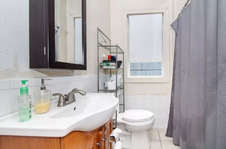 Bathroom 5, 182 Heath st, Boston