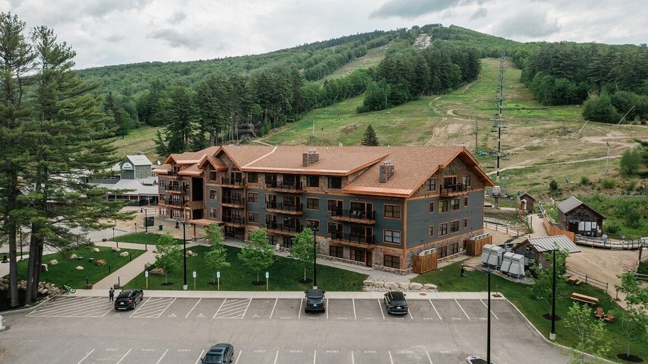 Exterior & Views 2, Cranmore Condominium Lodging, Carroll