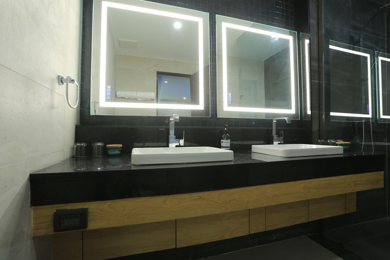 Bathroom 5, Klongwan Resort, Muang Prachuap Khiri Khan