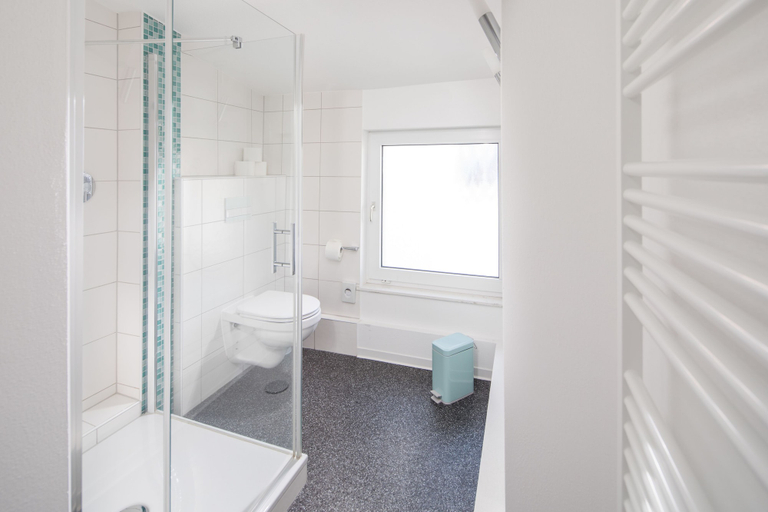 Bathroom 5, Gästehaus Bakker, Aurich