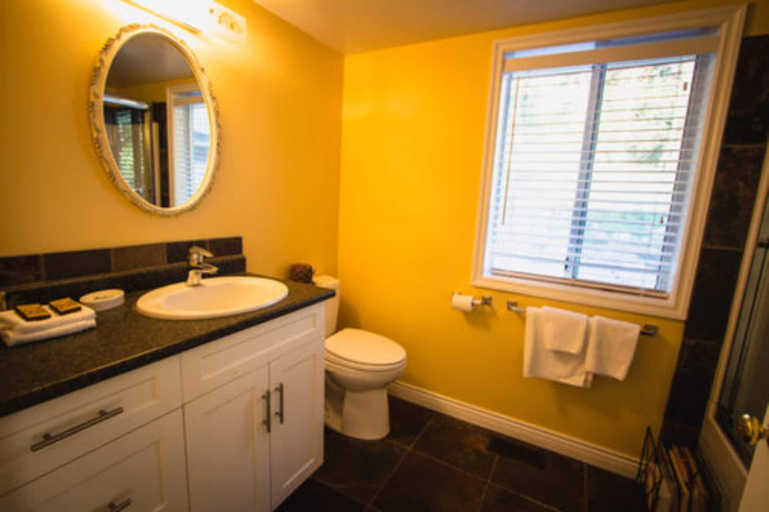 Bathroom 4, Rae Leigh Heights BnB, Capital