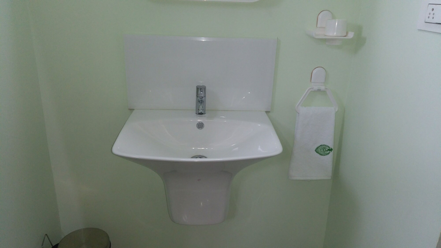 Bathroom 4, Skantha Regency, Thoothukkudi