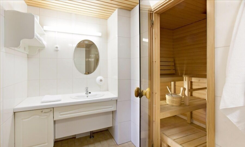Bathroom 2, Kauhajoen Krouvi, Southern Ostrobothnia