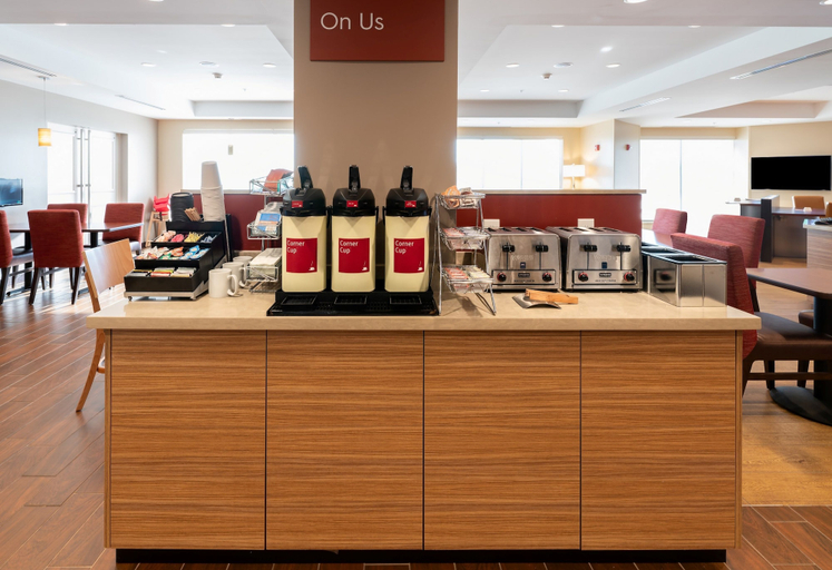 Food & Drinks 4, TownePlace Suites by Marriott Milwaukee Oak Creek, Milwaukee