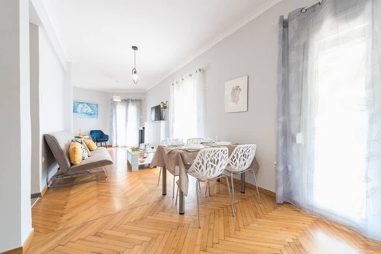Others 5, Central Flat with Cosy Sunny Terrace, Attica