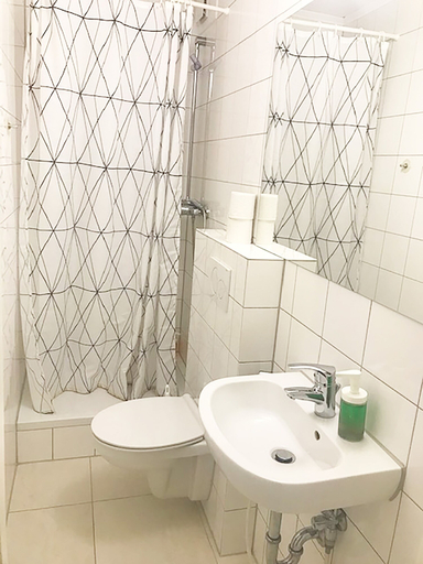 Bathroom 2, Munich Downtown Suites, München