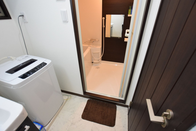 Bathroom 2, MT House Bentencho, Osaka