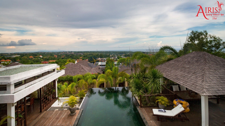 Exterior & Views 16