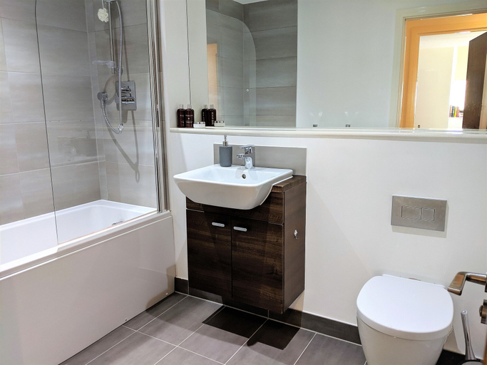 Bathroom, The Beatles Place, Sefton