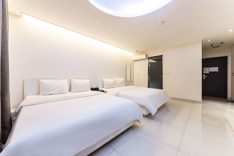 Bedroom 3, Ruby Tourist Hotel Wolmido, Jung