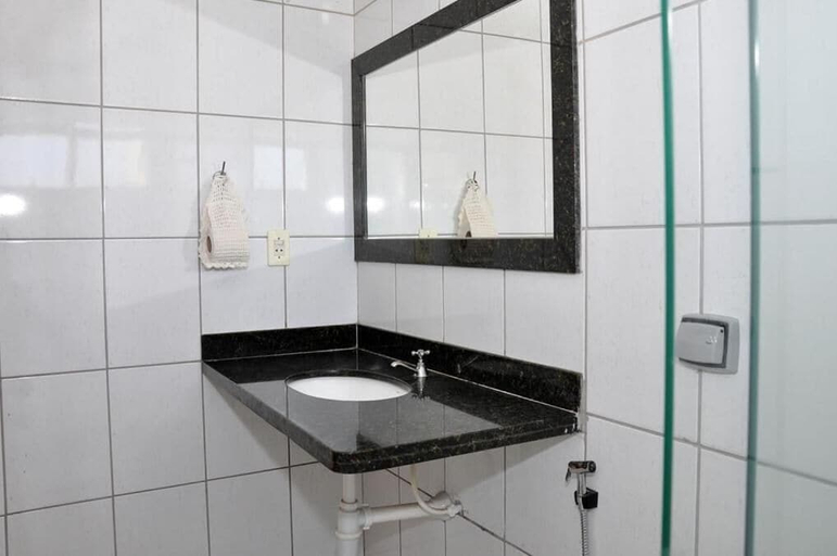Bathroom 3, Hotel Carolina II, Uberaba