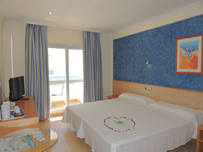 Bedroom 3, Hotel Punta del Cantal, Almería