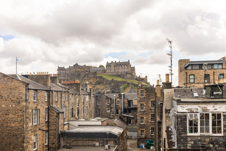 Exterior & Views 2, Amazing Castle View Apartment, Edinburgh