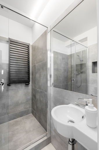 Bathroom 4, B&B Sport Rooms, Warsaw