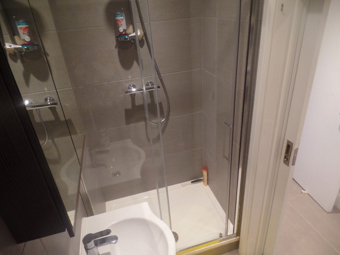 Bathroom 3, Foxholt House, London