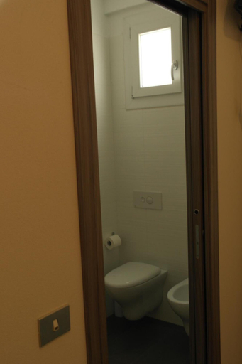 Bathroom 4, Hotel Excelsior, Pesaro E Urbino
