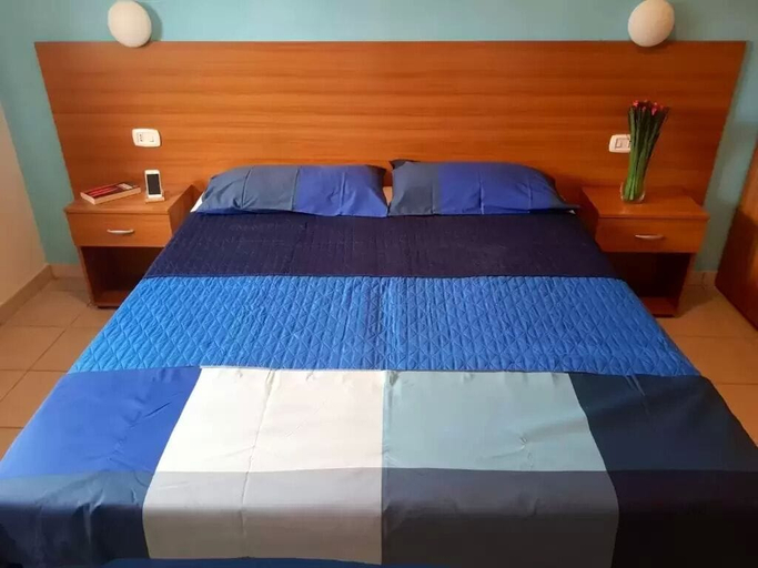 Bedroom 2, Tindari Village Camping, Messina