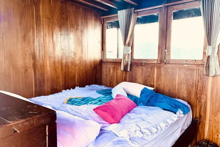 Bedroom 3, Komodo Boat Trip, West Manggarai