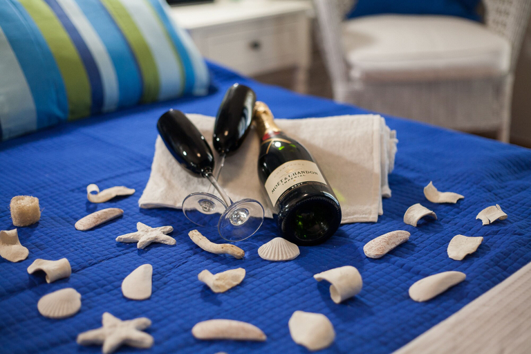 Food & Drinks 3, Gold and Blue Luxurious Apartment, Attica