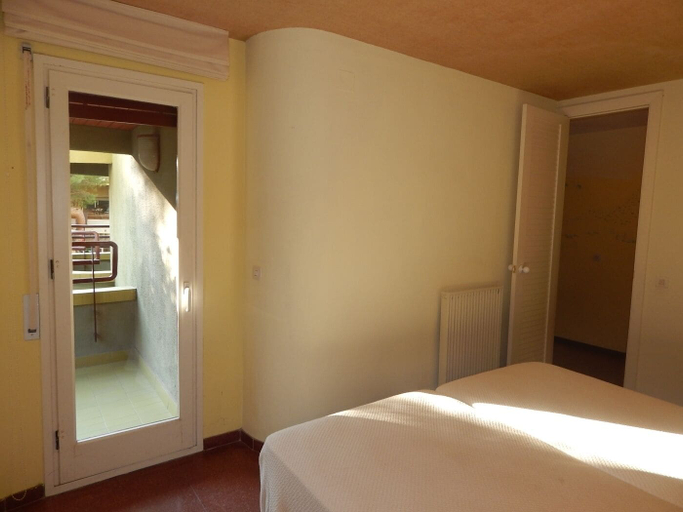 Bedroom 2, Apartamento 1a linea de mar Capanema, Girona