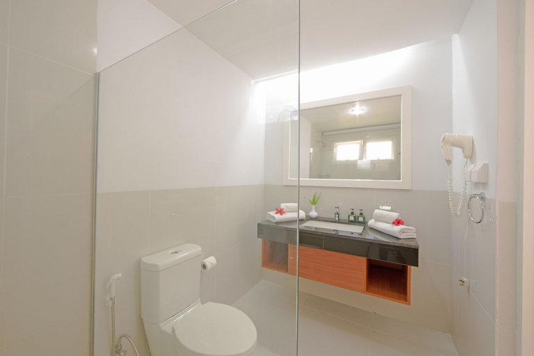 Bathroom, Equator Village